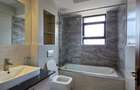 4 Bed Apartment with En Suite in Riverside - 15