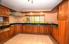 5 Bed House with En Suite in Runda - 17