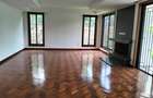 6 Bed Townhouse with En Suite in Lavington - 19