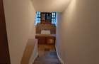 5 Bed Townhouse with En Suite in Spring Valley - 17