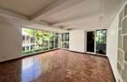 5 Bed Townhouse with En Suite in Lavington - 4