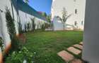 5 Bed Townhouse with En Suite at Lavington - 4