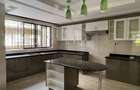 5 Bed Townhouse with En Suite at Lavington - 7