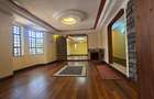 5 Bed House with En Suite in Runda - 14