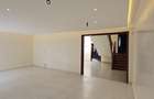 5 Bed Townhouse with En Suite in Westlands Area - 15