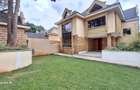 5 Bed Townhouse with En Suite in Lavington - 1