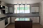 5 Bed Townhouse with En Suite in Lavington - 7