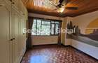 5 Bed House with En Suite in Runda - 10