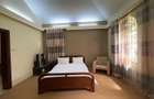 5 Bed House with En Suite in Runda - 16