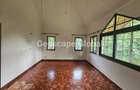 5 Bed House with En Suite in Rosslyn - 2