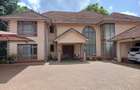 5 Bed Villa with En Suite in Runda - 4