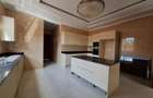 5 Bed Townhouse with En Suite in Lavington - 3