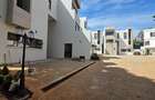 5 Bed Townhouse with En Suite at Lavington Green - 8