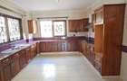 5 Bed Townhouse with En Suite at Convent Drive - 17