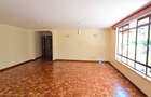 4 Bed Apartment with En Suite at Riverside Drive - 8