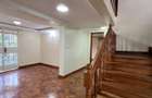 5 Bed Townhouse with En Suite in Lavington - 18