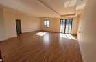 5 Bed Apartment with En Suite in Parklands - 1
