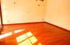 5 Bed Townhouse with En Suite at Lavington - 19