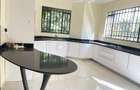 5 Bed Townhouse with En Suite in Lavington - 3