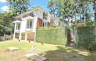 5 Bed House with En Suite in Rosslyn - 3