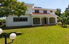 5 Bed House with En Suite in Runda - 20