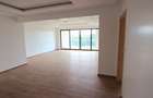 4 Bed Apartment with En Suite at Parklands Avenue - 9