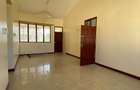 3 Bed Apartment with En Suite at Beach Road - 9