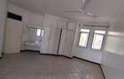 4 Bed Apartment with En Suite at Beach Road - 12
