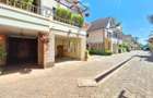 5 Bed Townhouse with En Suite in Lavington - 4