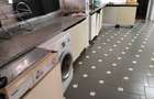 6 Bed House with En Suite in Lavington - 5