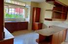 5 Bed House with En Suite in Rosslyn - 14