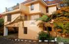 5 Bed Townhouse with En Suite in Westlands Area - 1