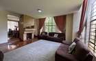 5 Bed Townhouse with En Suite in Lavington - 3