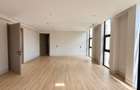 5 Bed Townhouse with En Suite in Westlands Area - 12