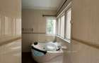 4 Bed Townhouse with En Suite at Riverside Drive - 7