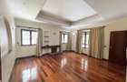 4 Bed Townhouse with En Suite in Westlands Area - 6