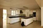 4 Bed Apartment with En Suite at Lavington - 16