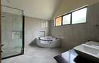 5 Bed Townhouse with En Suite at Convent Drive - 13