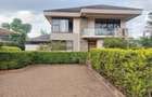 4 Bed House with En Suite in Ridgeways - 1