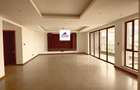 4 Bed Apartment with En Suite in Riverside - 13