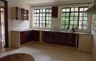 4 Bed Townhouse with En Suite at Lavington - 6