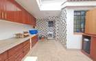 5 Bed House with En Suite in Westlands Area - 9