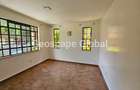 5 Bed Townhouse with En Suite in Kyuna - 8