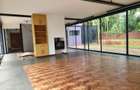 4 Bed Townhouse with En Suite in Lake View - 16