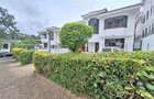 5 Bed Townhouse with En Suite at Riverside Drive - 1