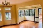 5 Bed Townhouse with En Suite in Lavington - 4