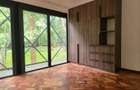 4 Bed Townhouse with En Suite in Lake View - 6