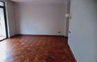 4 Bed Apartment with En Suite at Riverside Drive - 14