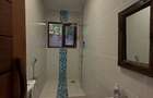 7 Bed House with En Suite in Ridgeways - 7