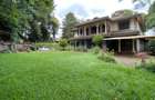 5 Bed Villa with En Suite in Nyari - 1